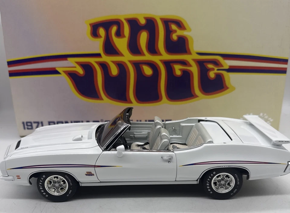 GMP 1/18 比例白色 1971 年 PONTIAC GTO 法官可转换 2496 年 1 件 — 第 2/4 张图片