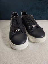 DKNY Matti Black Leather Sneaker with 2" white platform Size 8 with Metal Zips