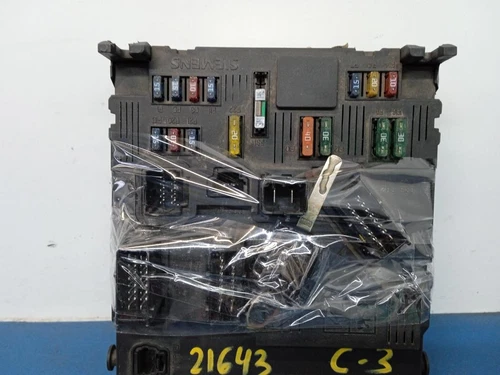 9650585780 Caja Reles/Fusibles para CITROEN C3 1.4 HDi SX Plus 2003 1057000 - Imagen 4 de 9