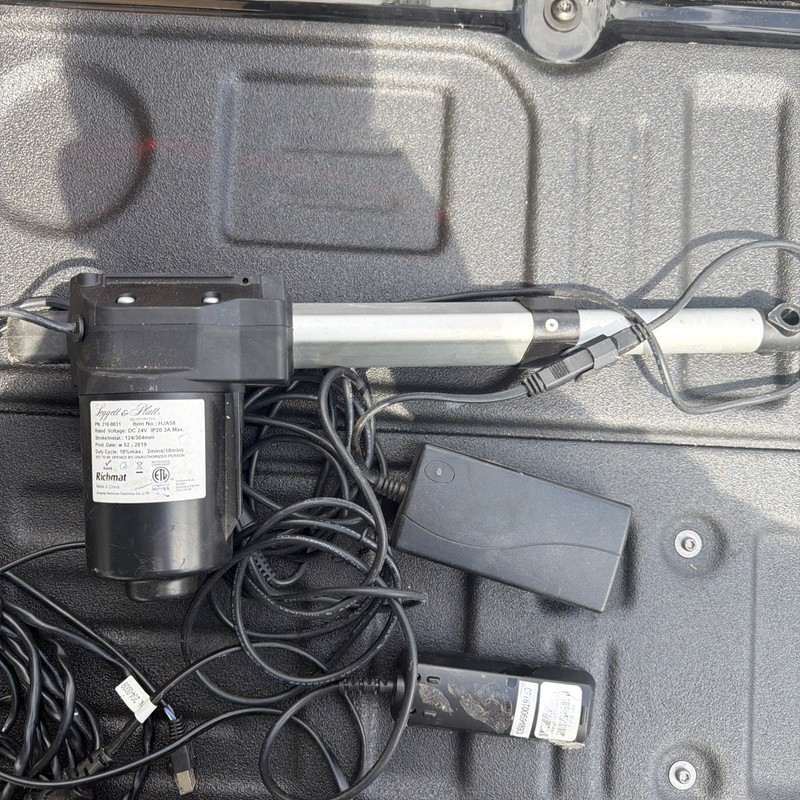 Leggett & Platt Richmat HJA58 Actuator Motor W/ Remote & Power Supply Tested