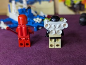 Lego space vintage 6812 & 6846 Grid trekkor Tri-star voyager Blacktron 2