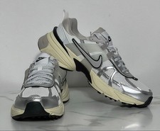 Nike V2K Run Metallic Silver Summit White FD0...