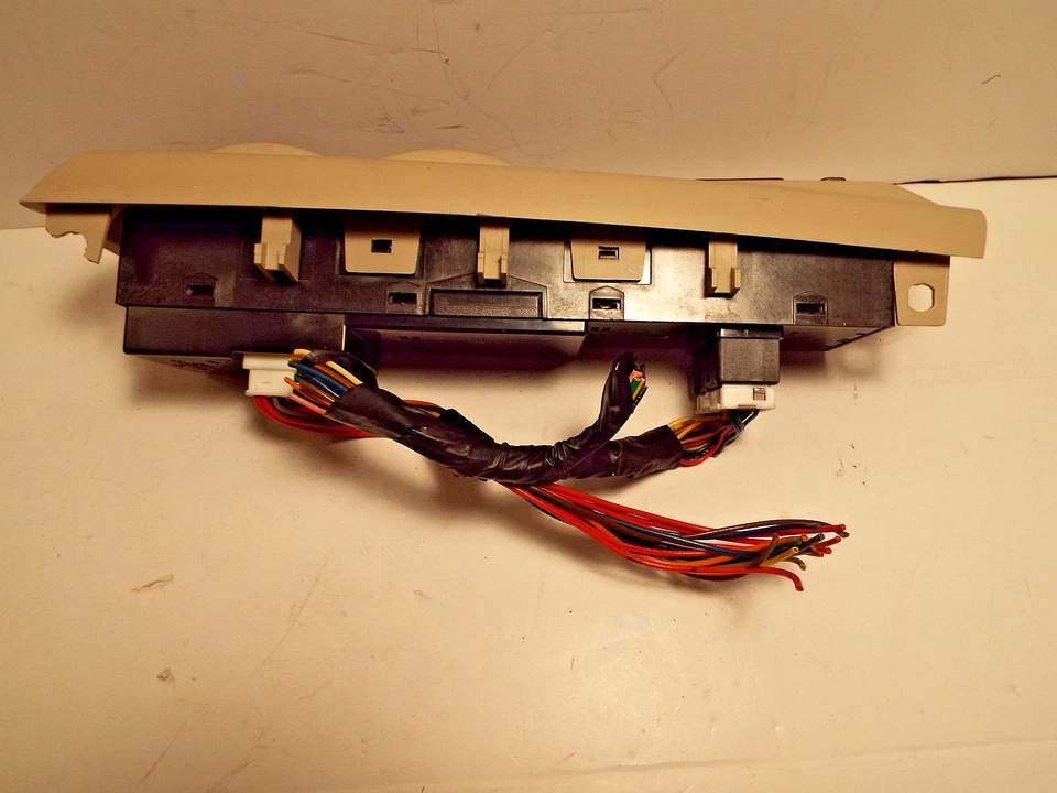 Панель управления окном/замком/зеркалом водителя 2007 Hyundai Azera. - Изображение 4 из 4