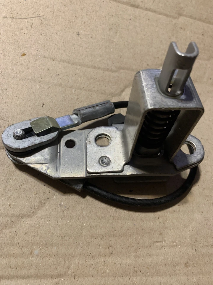 Trava da tampa da caçamba Chevrolet Truck LH 1988-2000 12383451 - Imagem 4 de 4