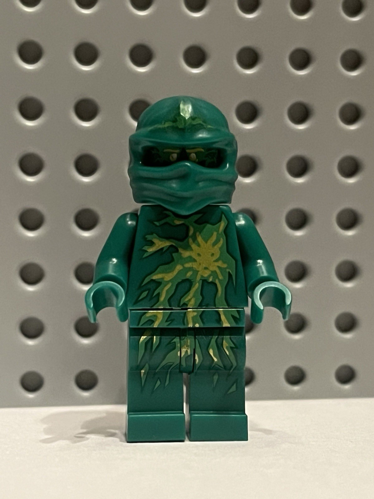 NEW Ninjago Lloyd NRG w Golden Swords Custom Lego Minifigure Rise of the Snakes