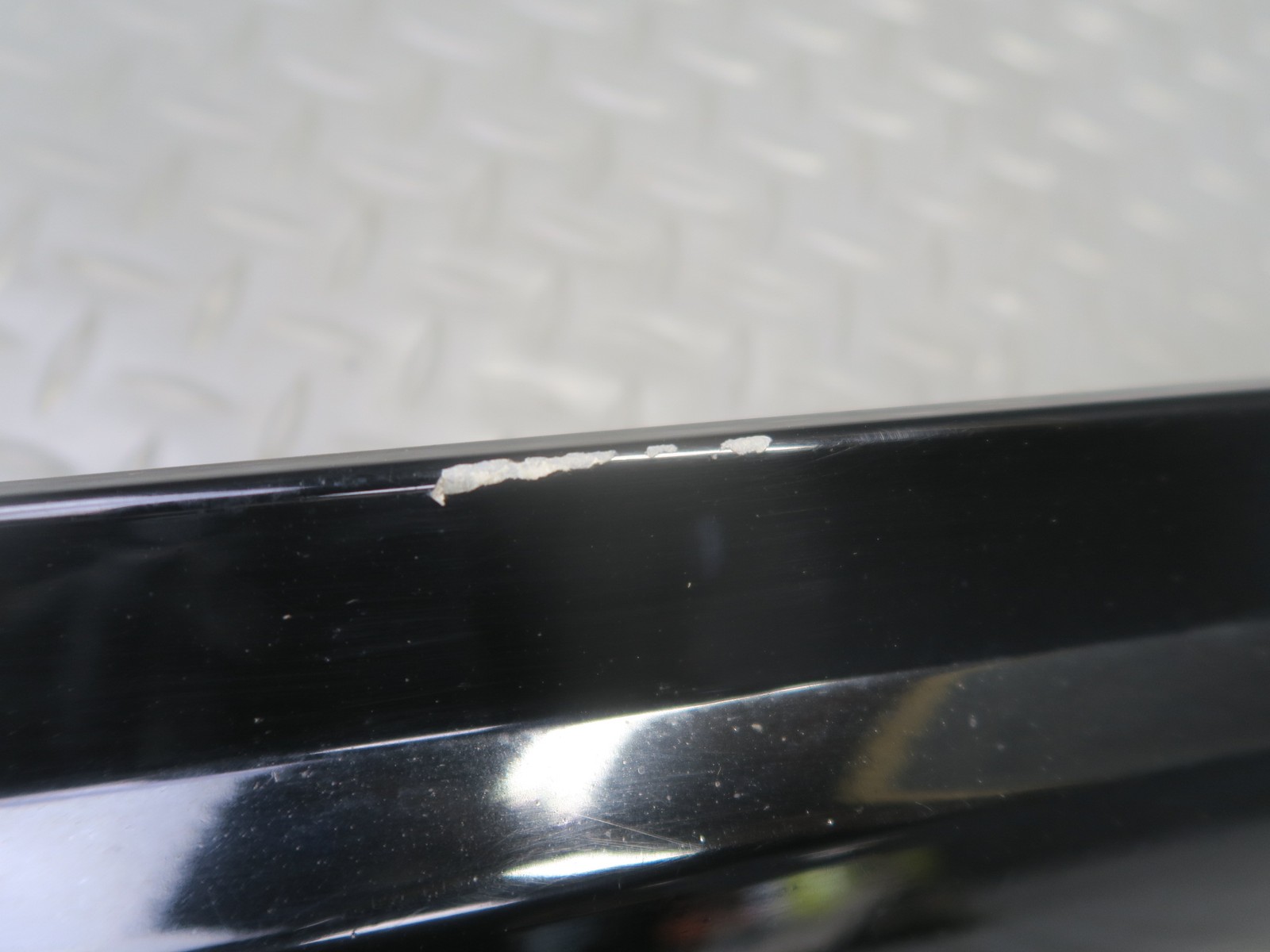 2017-2020 MASERATI LEVANTE M161 REAR LEFT DOOR LOWER TRIM MOLDING 670035238