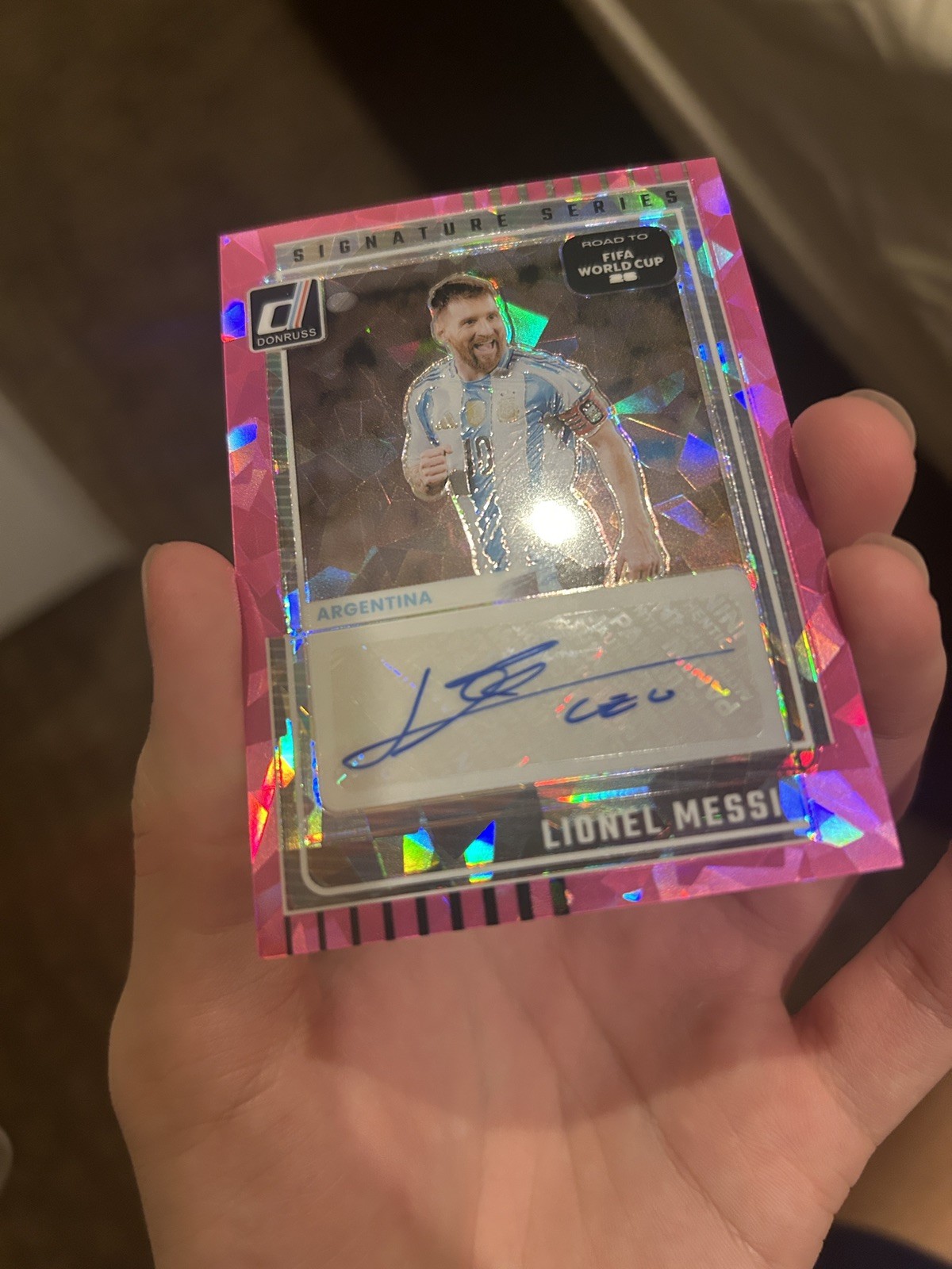 2025-26 Panini Donruss Road to World Cup Signature Series Lionel Messi Pink Auto view 10
