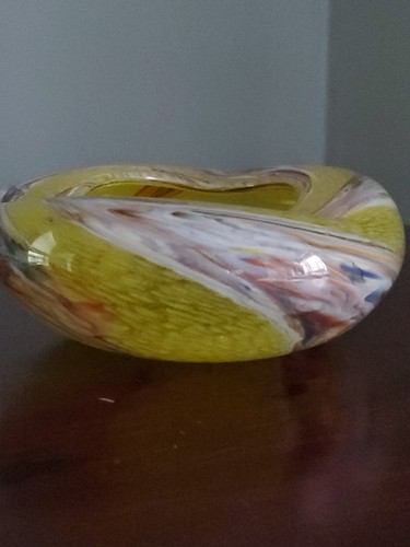 Posacenere vetro veneziano Murano soffiato a mano giallo con vortici multicolore - Foto 1 di 13
