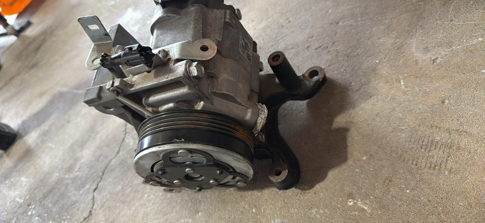 subaru wrx sti 2019 top fuel system - Image 4 of 4