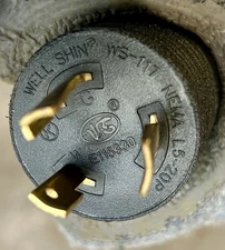 APC AP7930 Switched Rack PDU Power Distribution Unit 24 Outlet 120v 16 Amp