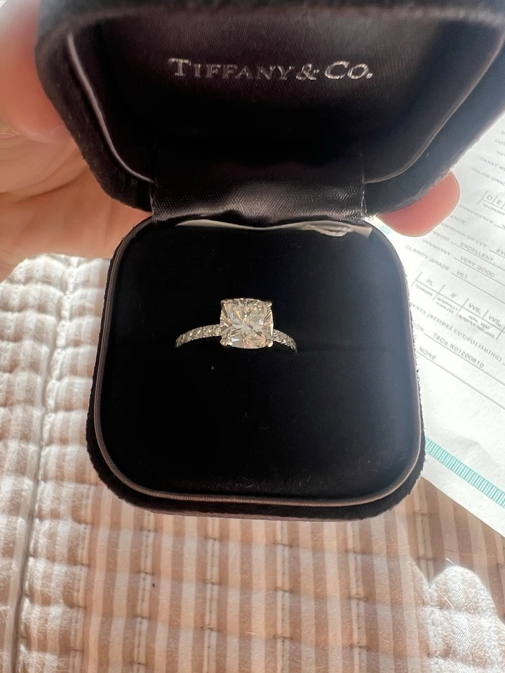 1.60 Tiffany novo engagement ring Original Box and certificate included - Image 4 of 4