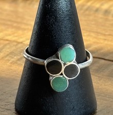 Sterling Silver Ring With Dyed Black Green Mother Of Pearl Inlay Size 8