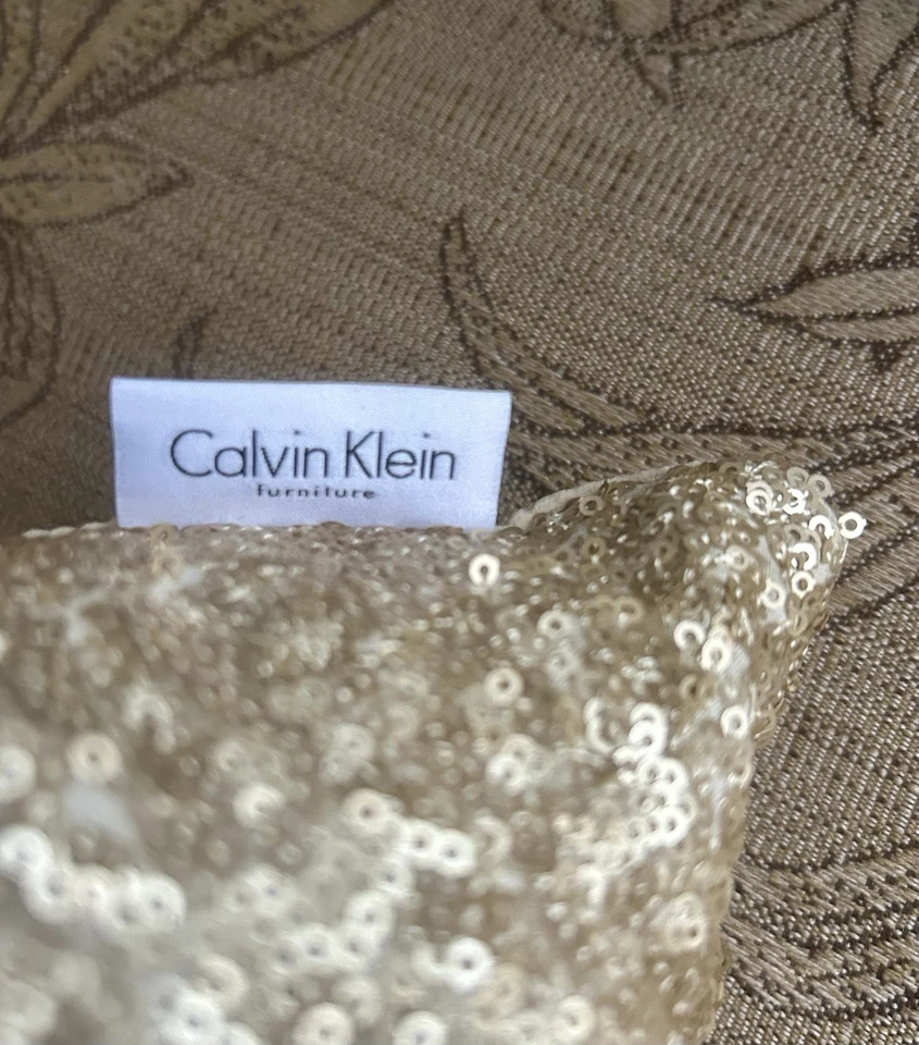 Almohada Decoradora Calvin Klein Bordada Negra Gatos y Lentejuelas ¡RARA! Foto 4 de 4