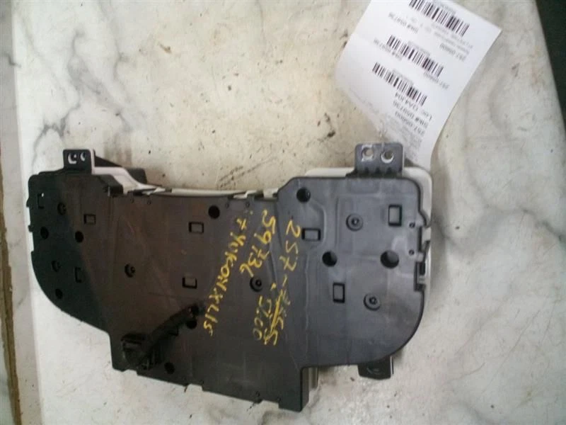 2007-2009 GMC Yukon Speedometer Speedo Cluster OEM - Image 2 of 4