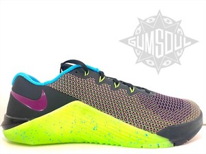 nike metcon 5 black and pink