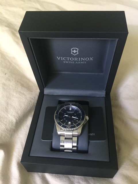 swiss army victorinox stainless steel sapphire crystal watch