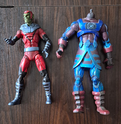 Marvel Universe 12" Scroll Giant Man Complete + Galactus -no Head (Pre Owned)