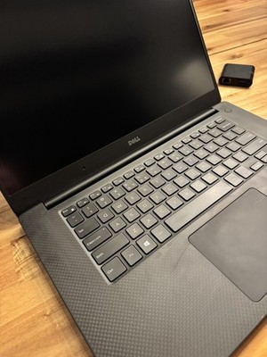 Dell XPS 15 9560 | i7 7th gen | 32gb RAM | 512GB SSD | GTX1050