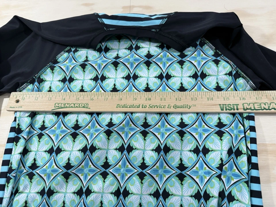 Top de natación Title Nine negro y verde azulado manga larga protector contra erupciones talla grande Foto 4 de 4