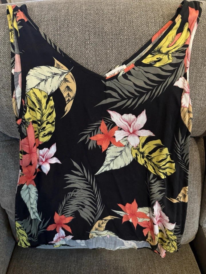 Camiseta sin mangas Tribal Jeans pequeña estampado de selva tropical cuello en V Foto 3 de 3