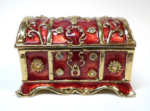 Vintage TREASURE CHEST RING / JEWELRY BOX Miniature Red Enamel & Crystals 2.25" - Picture 2 of 9