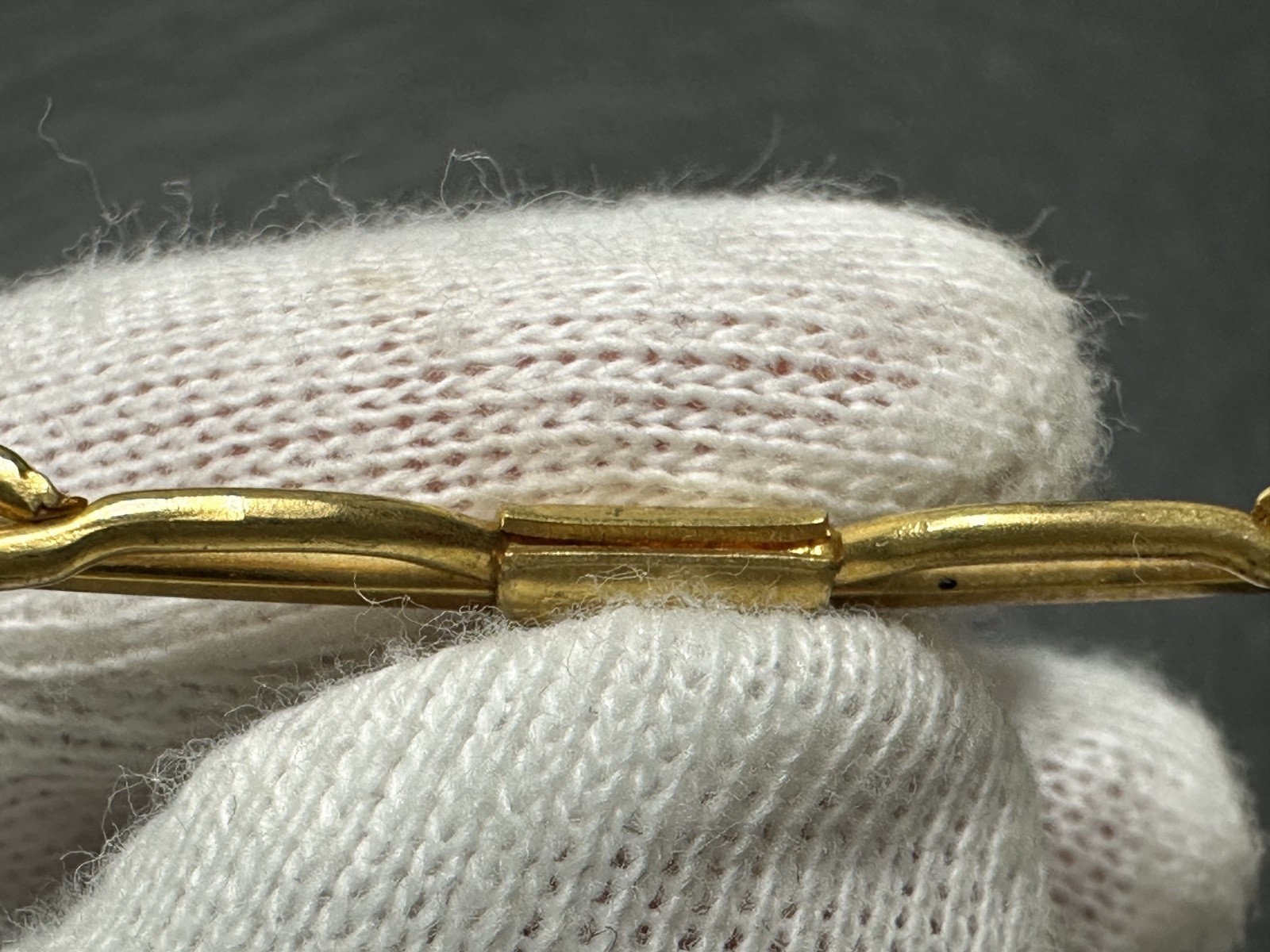 TWO VINTAGE HICKOK USA COLLAR BAR CLIPS : GOLD TONE & SILVER TONE M221