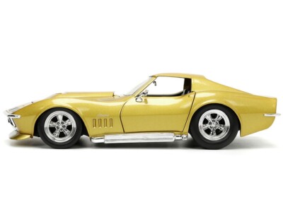 1969 CHEVROLET CORVETTE STINGRAY ZL-1 GOLD 1/24 DIECAST MODEL CAR