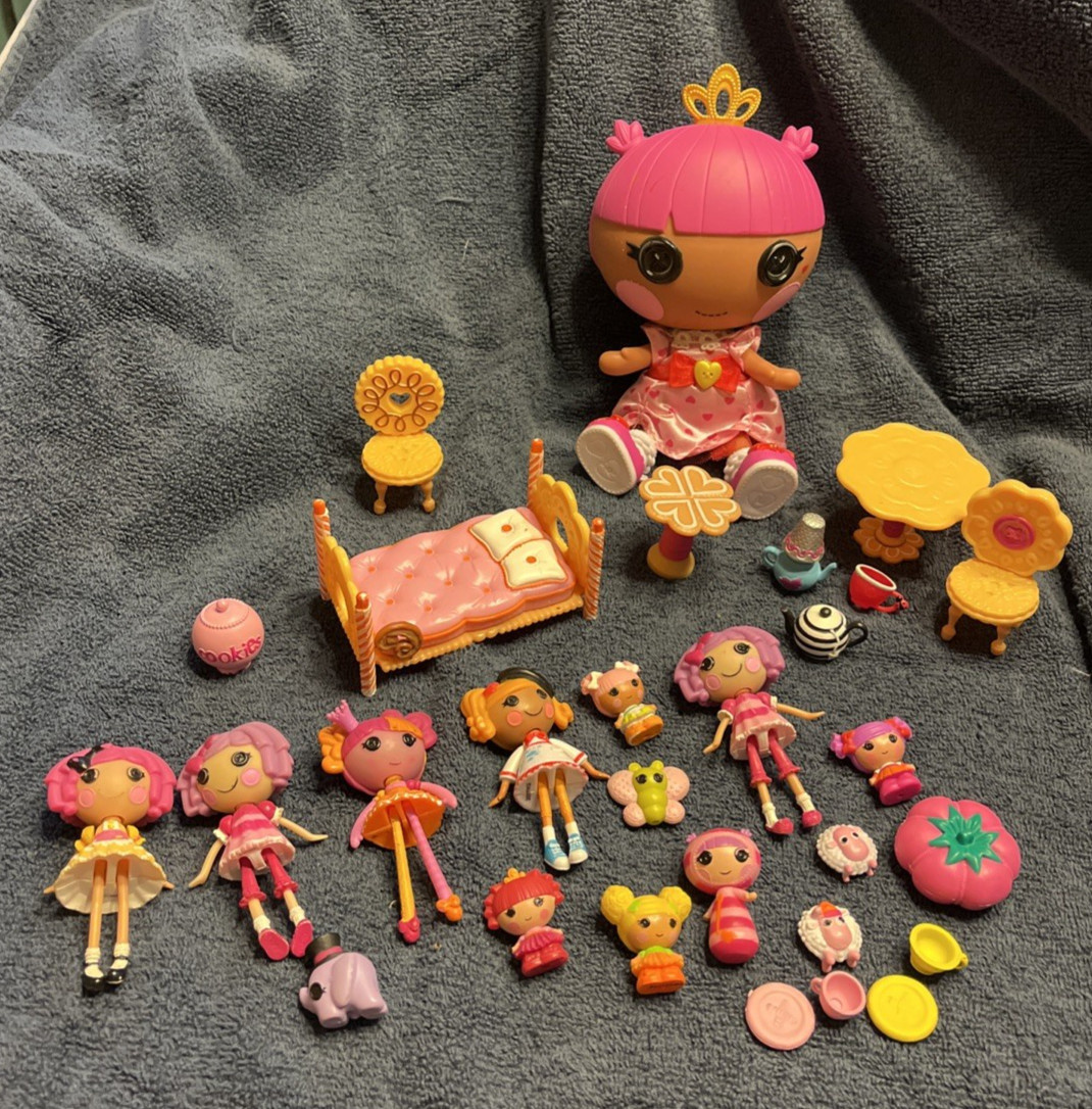 Lalaloopsy Lot Of 29 Dolls And Accessories