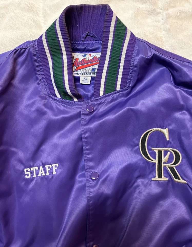 Jaqueta de cetim vintage 1998 MLB All-Star Game Colorado Rockies Staff STARTER GG - Imagem 2 de 4