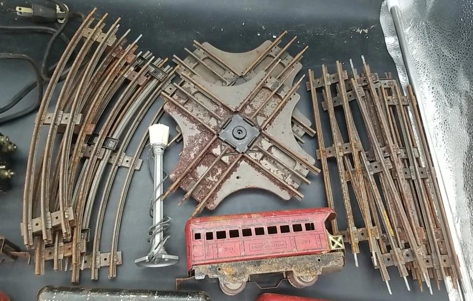 Locomotora Marx Commodore Vanderbilt calibre O, carro central de Nueva York, vías Foto 3 de 4