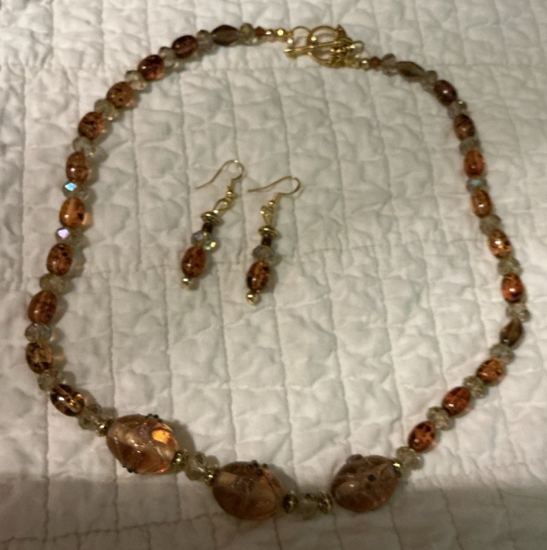 Artist Made glass Venencia  Glass Wedding Cake, Facet Crystal Necklace Set
