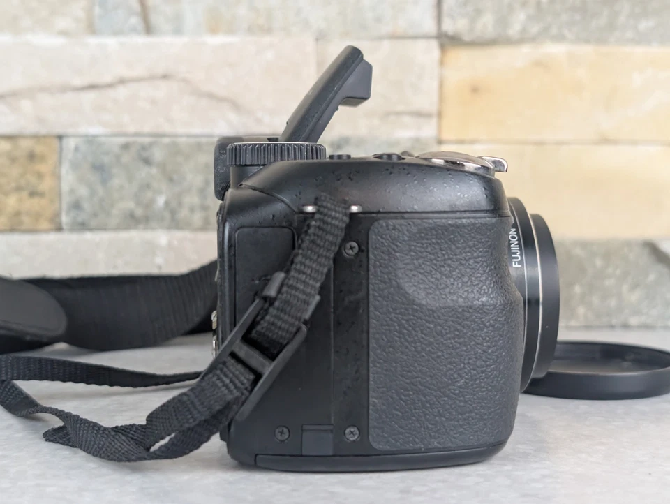 Fujifilm Finepix S1800 12MP 18x Zoom Digital Camera Black TESTED !! PLS READ !! - Image 3 of 4