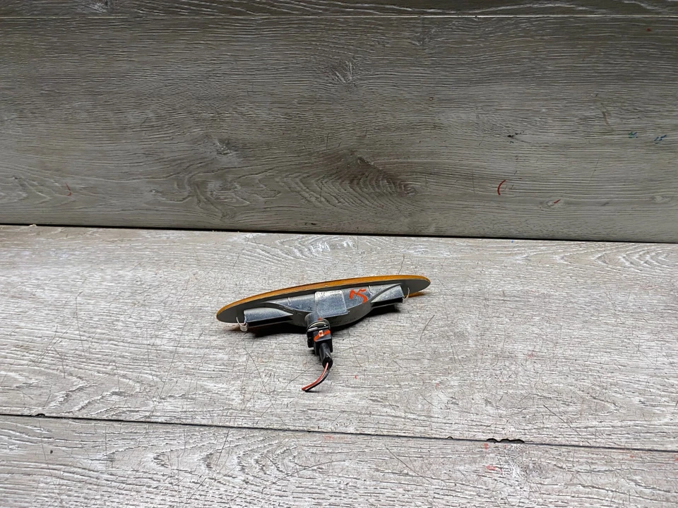 OEM JAGUAR XKR XK8 97-06 PARACHOQUES DELANTERO LADO IZQUIERDO O DERECHO SEÑAL MARCADOR LUZ Foto 3 de 4