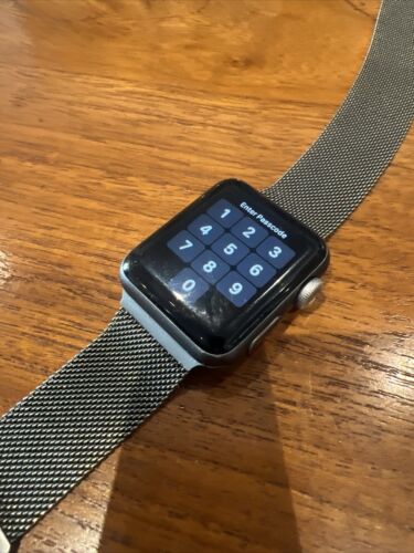 Apple Watch Series 3 - 38MM With Metal Band - Picture 2 of 5