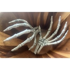 2pc Skeleton Hands Halloween Decoration Small Skeleton Hands Halloween Crafts S3
