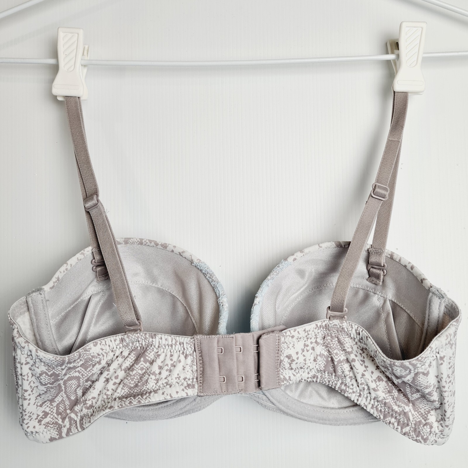la-vie-en-rose-baby-blue-lace-bra-animal-print-balconette-underwire