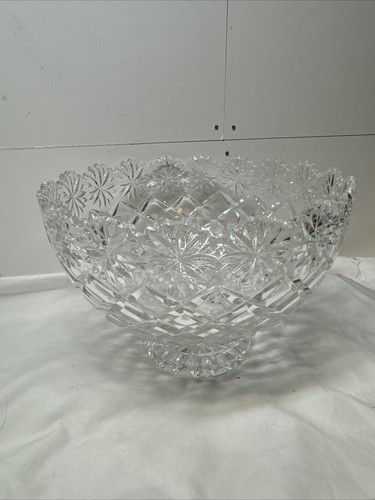 Clear Crystal Diamond Cut Bowl - Picture 3 of 11