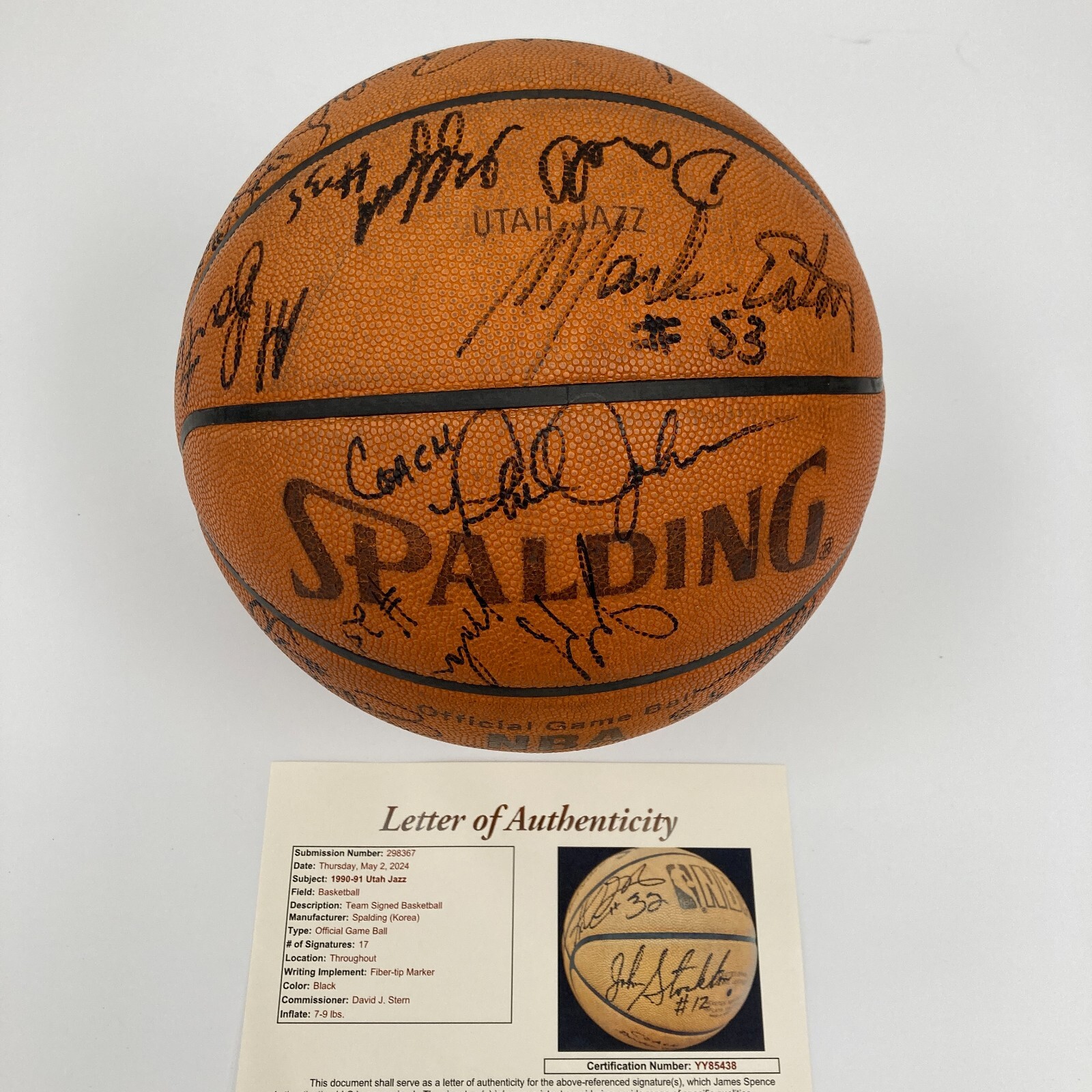 1990-91 Utah Jazz Team Signed Game Used Basketball Karl Malone Collection JSA 