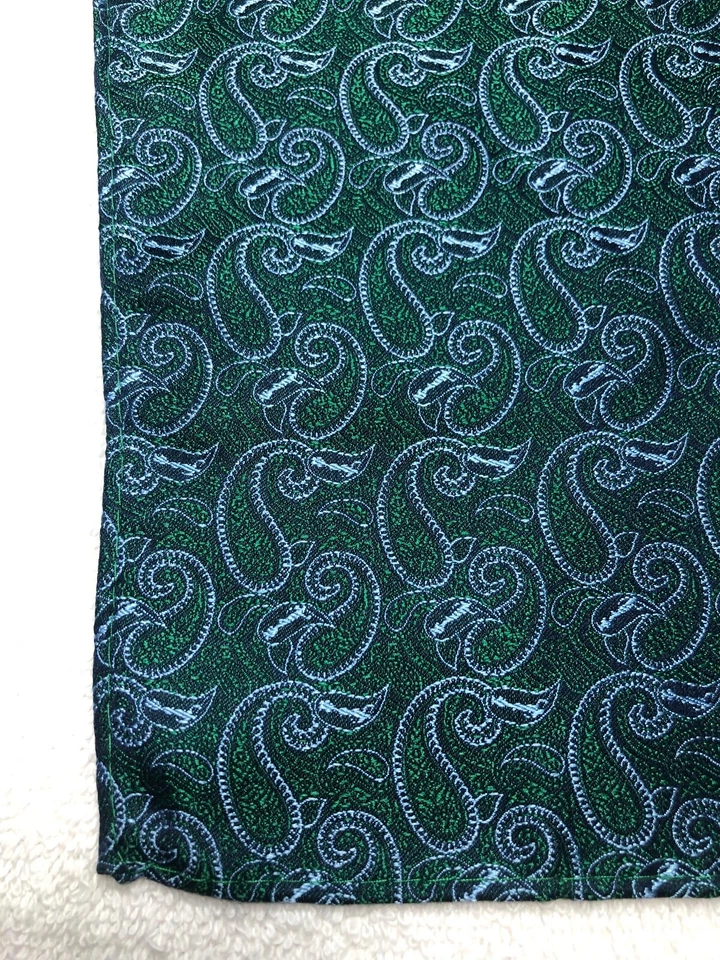 MENS POCKET SQUARE HANDKERCHIEF 100% POLYESTER 10" X 10" GREEN AND GRAY - Image 2 of 4