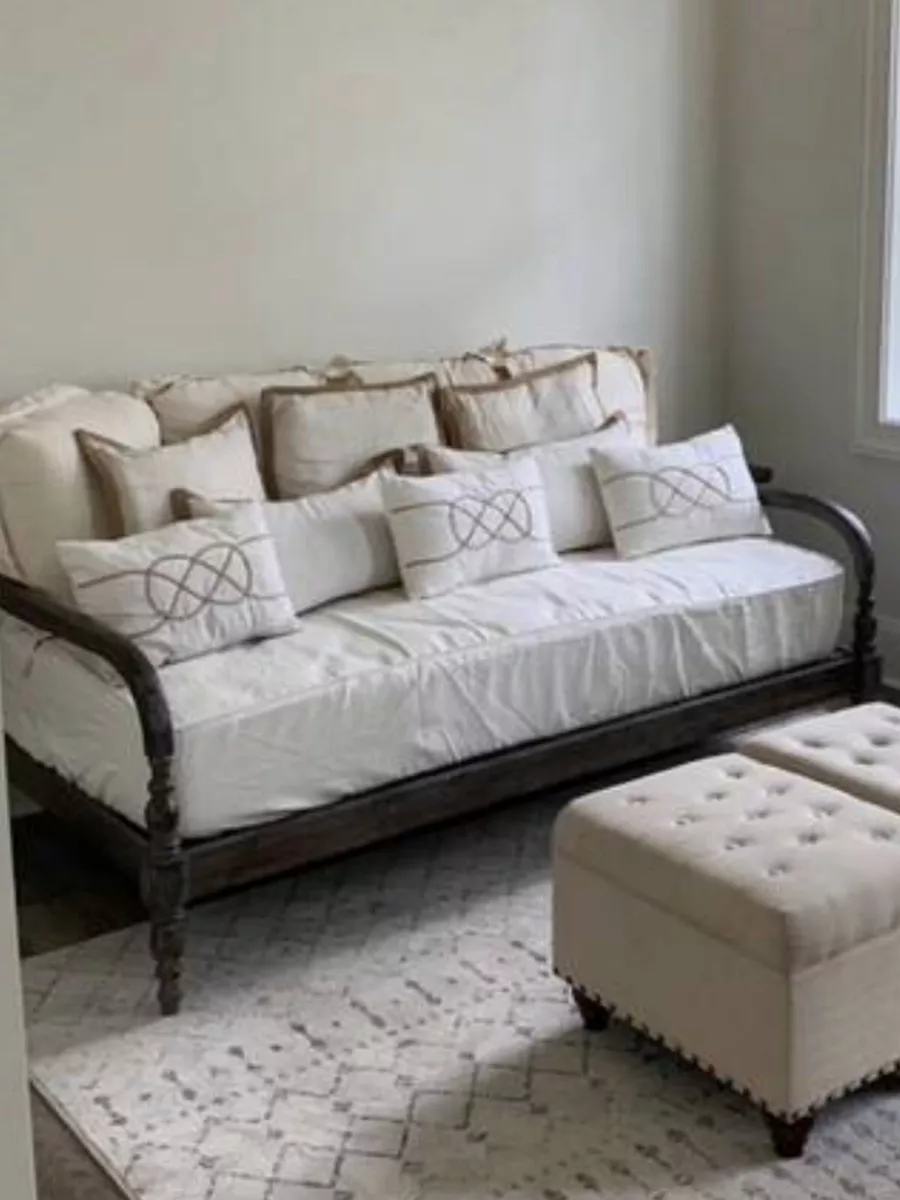 Discontinued WORLD MARKET Daybed Mattress Set up