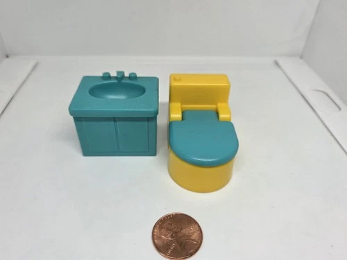 Vintage Fisher Price little people yellow/blue bathroom set: Toilet Sink