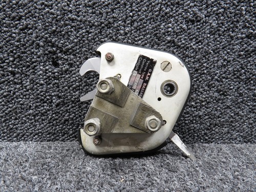 431 Dassault Falcon 20E Main Landing Gear Door Lock Assembly - Picture 6 of 8