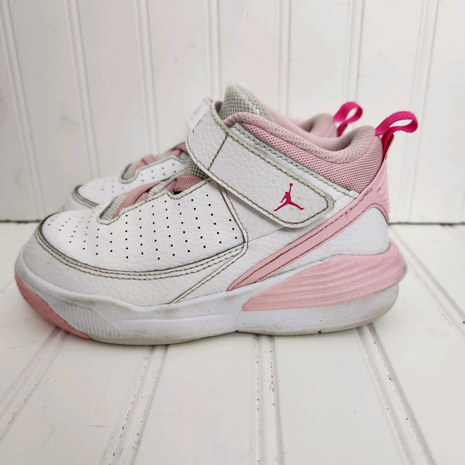Nike Jordan Flight Girls Size 11C White/Pink Basketball Hoops Training Sneakers thumbnail 4