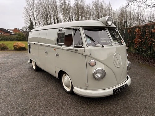 VW Splitscreen Panel Van - Picture 1 of 24