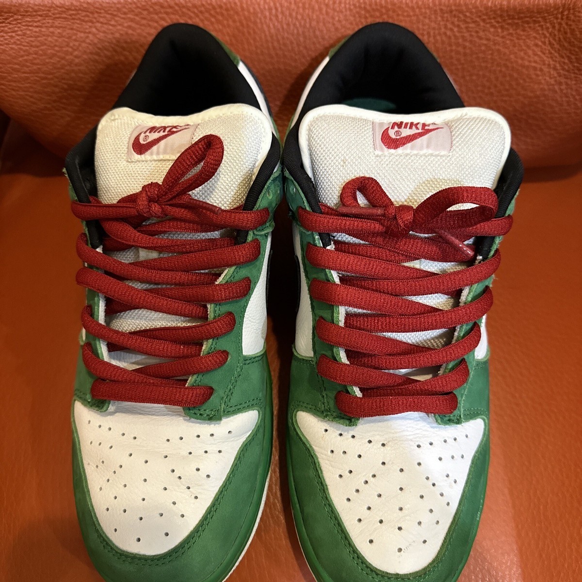 Size 10.5 - Nike SB Dunk Low Pro Heineken 2003 Preowned Size 10.5 - Nike SB Dunk Low Pro Heineken 2003 Preowned