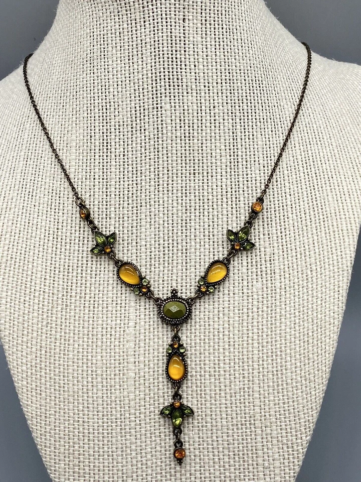 Conjunto de collar y pendientes Avon para mujer con circonitas verdes y naranjas envejecidas en Y Foto 2 de 4