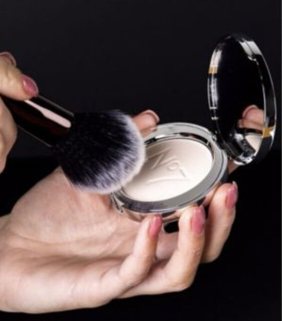 Airbrush Away Translucent Finishing Powder