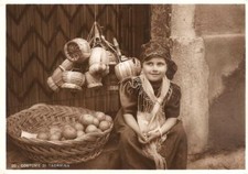 20   COSTUME DI TAORMINA_Messina_Piccola venditrice di Agrumi e fiaschi di Vino