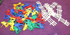 Lot of 45 Vintage Tim Mee Cowboys  Indians Toy Soldiers  8 Fences - Lot 2