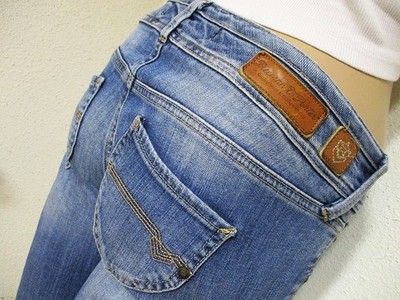 FREEMAN T. PORTER HÜFT JEANS DALENA GRÖßE XS / 34 W26 L30 HELLBLAU SLIM TOP